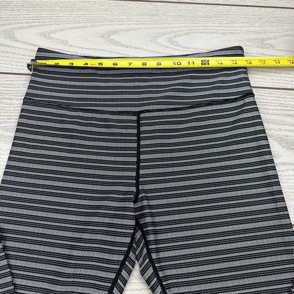 Zyia Black Aztec Adrenaline 7/8 23” Leggings Size 12 - Picture 4 of 8